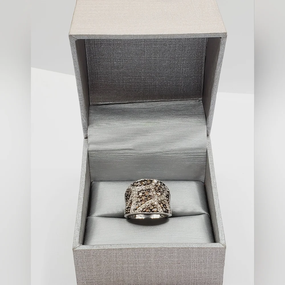 10k Solid White Gold Genuine Chocolate & White Diamond Animal Giraffe Pr…